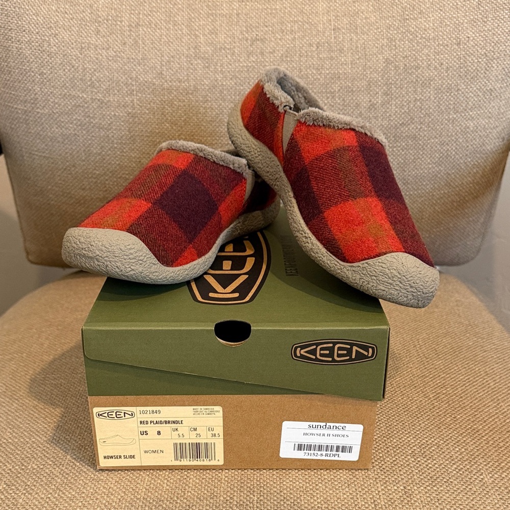 KEEN  Red and Gray Plaid Howser II Slippers